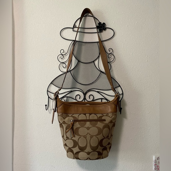 Coach Hobo Tote/Bucket Handbag Signature Canvas Brown/Tan - Picture 2 of 11